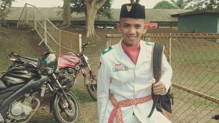 Tak cuma jago menghibur, potret lawas 7 seleb pria saat jadi Paskibra ini bikin bangga, sosoknya gagah