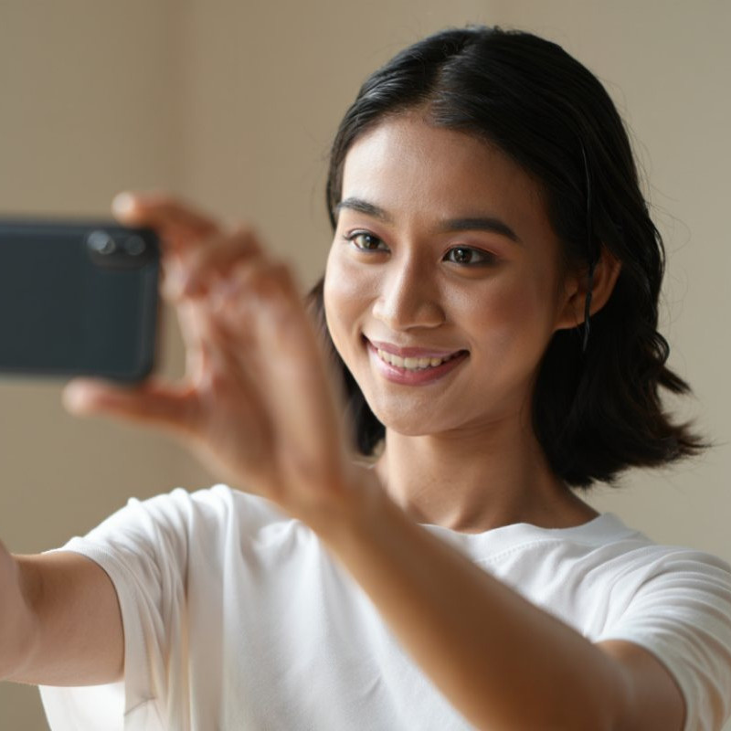 100 Kata-kata caption foto selfie yang bikin followers kepo