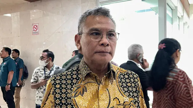 Perjalanan karier Johan Budi: Dari jubir KPK ke Komisaris TransJakarta
