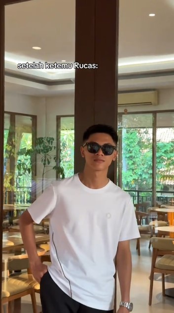 Berkah viral, anak yatim piatu yang mau digaji berapa aja demi hidup kini jadi model, ini 9 potretnya