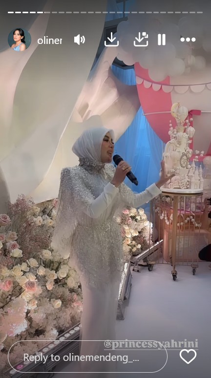 11 Potret syukuran privat ultah Syahrini ke-45 ini mewah bak pesta pernikahan, tamunya bertabur diva