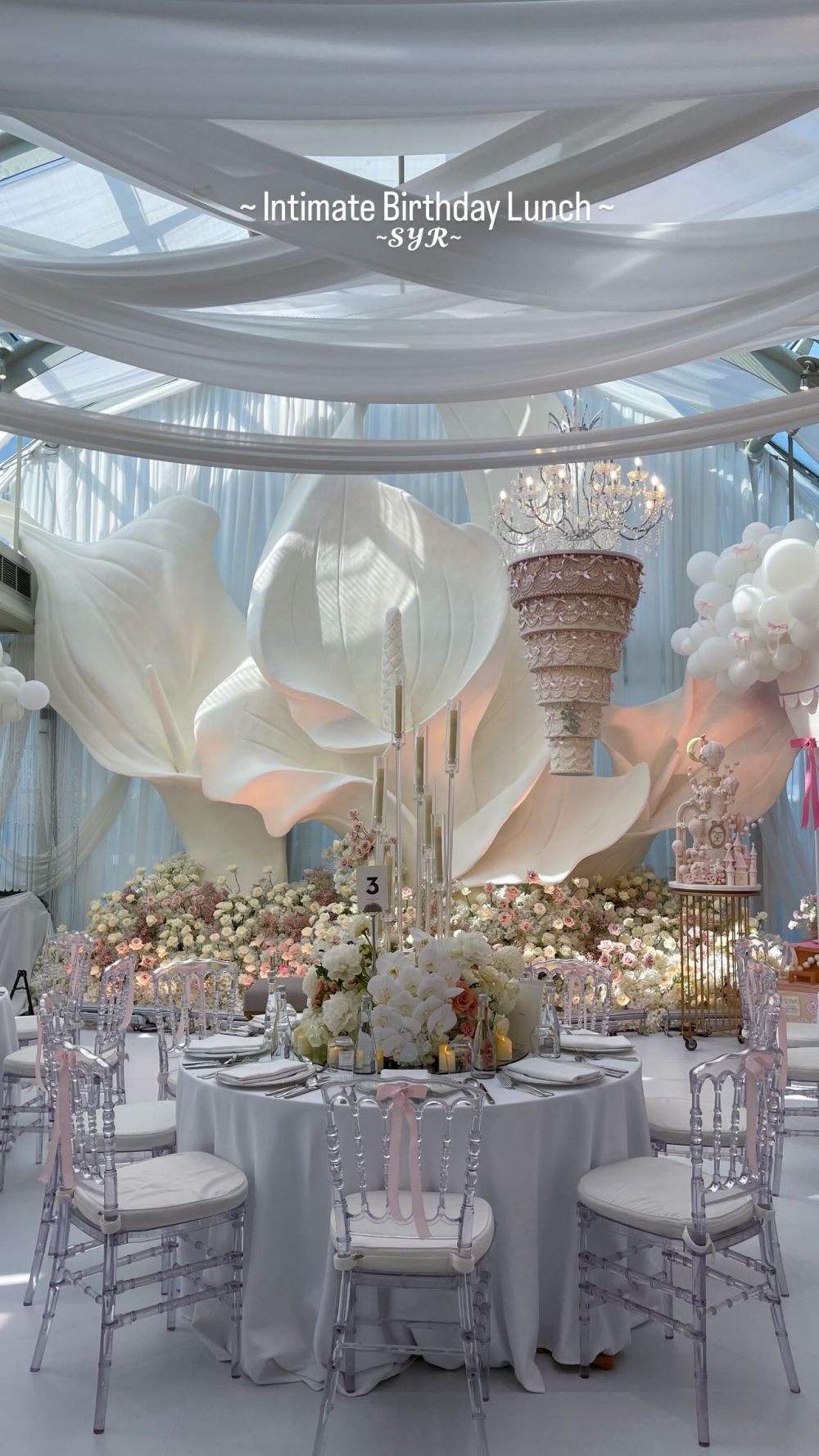 11 Potret syukuran privat ultah Syahrini ke-45 ini mewah bak pesta pernikahan, tamunya bertabur diva