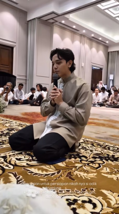 9 Potret pengajian Nadin Amizah jelang nikah dengan Faishal Tanjung, penampilannya anggun berhijab