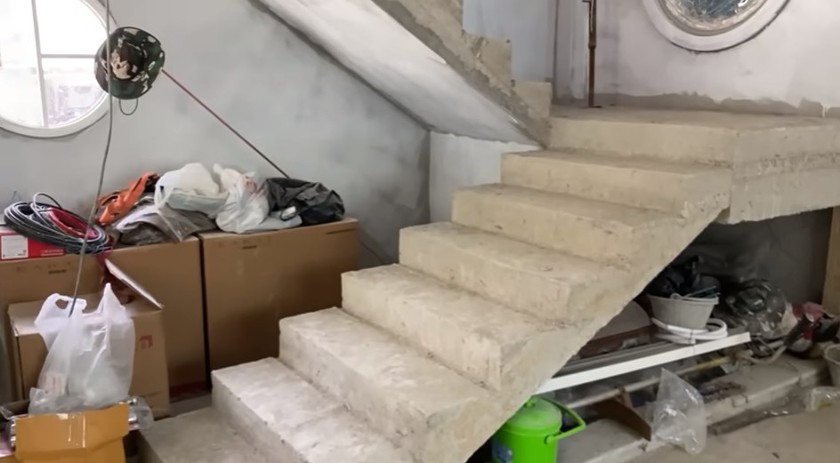 Tak cuma beli kebun karet 1 hektar, Jirayut juga bangun rumah megah di kampung, ini 9 potretnya