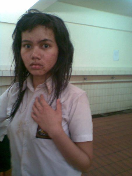 Pede terlihat jelek, 9 seleb saat sekolah ini potret lawasnya bikin pangling