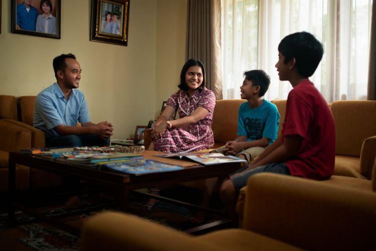 50 Tebak-tebakan keluarga seru, cocok buat main bareng saat kumpul