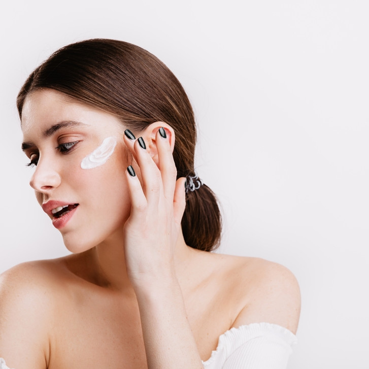 10 Skincare dan makeup ini ampuh merespons pH, minyak, serta kelembapan kulit