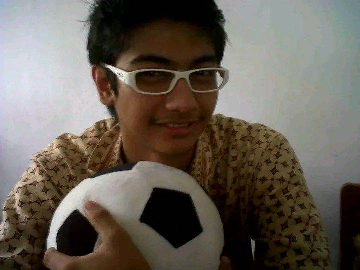 Gaya polosnya bikin salah fokus, begini 9 potret lawas Teuku Ryan sebelum glow up