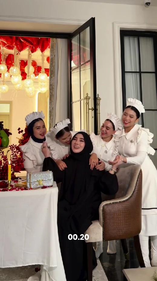 Disorot produk skincarenya masuk daftar hitam BPOM, Shella Saukia pilih rayakan ultah, ini 9 potretnya