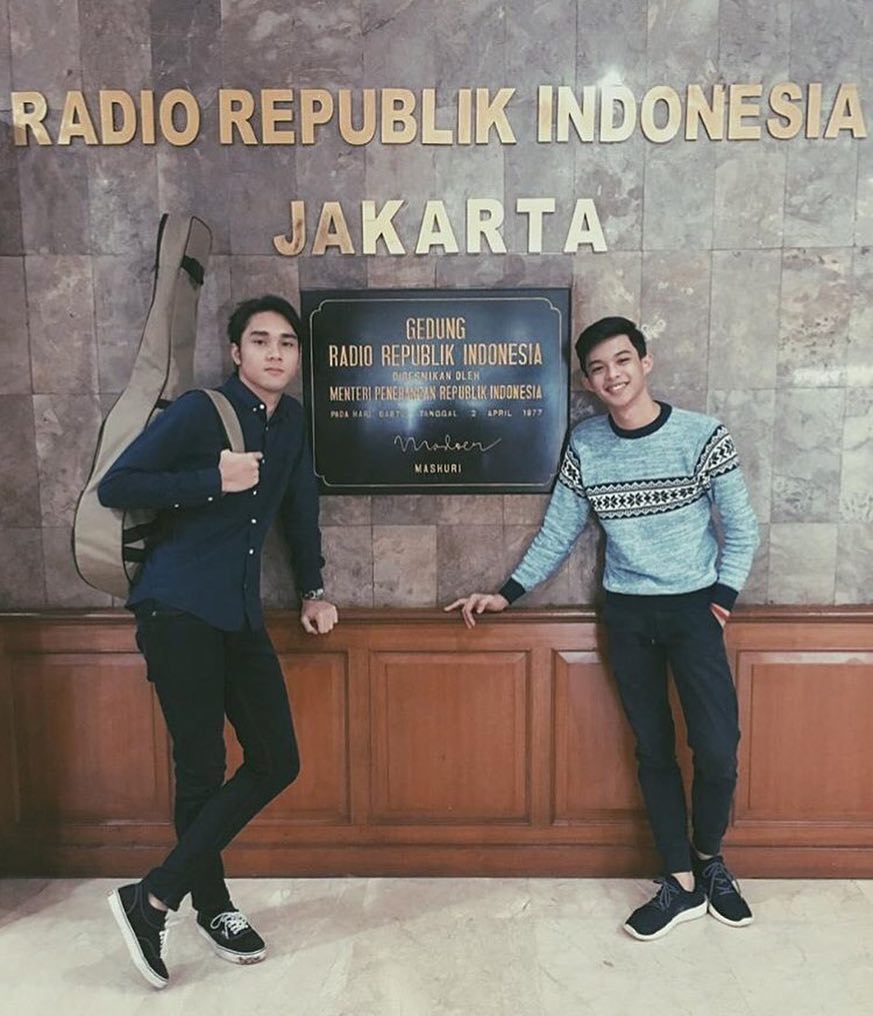 Ganteng sedari dulu, begini 11 potret lawas Achmad Megantara dan Rey Mbayang duo Reygan