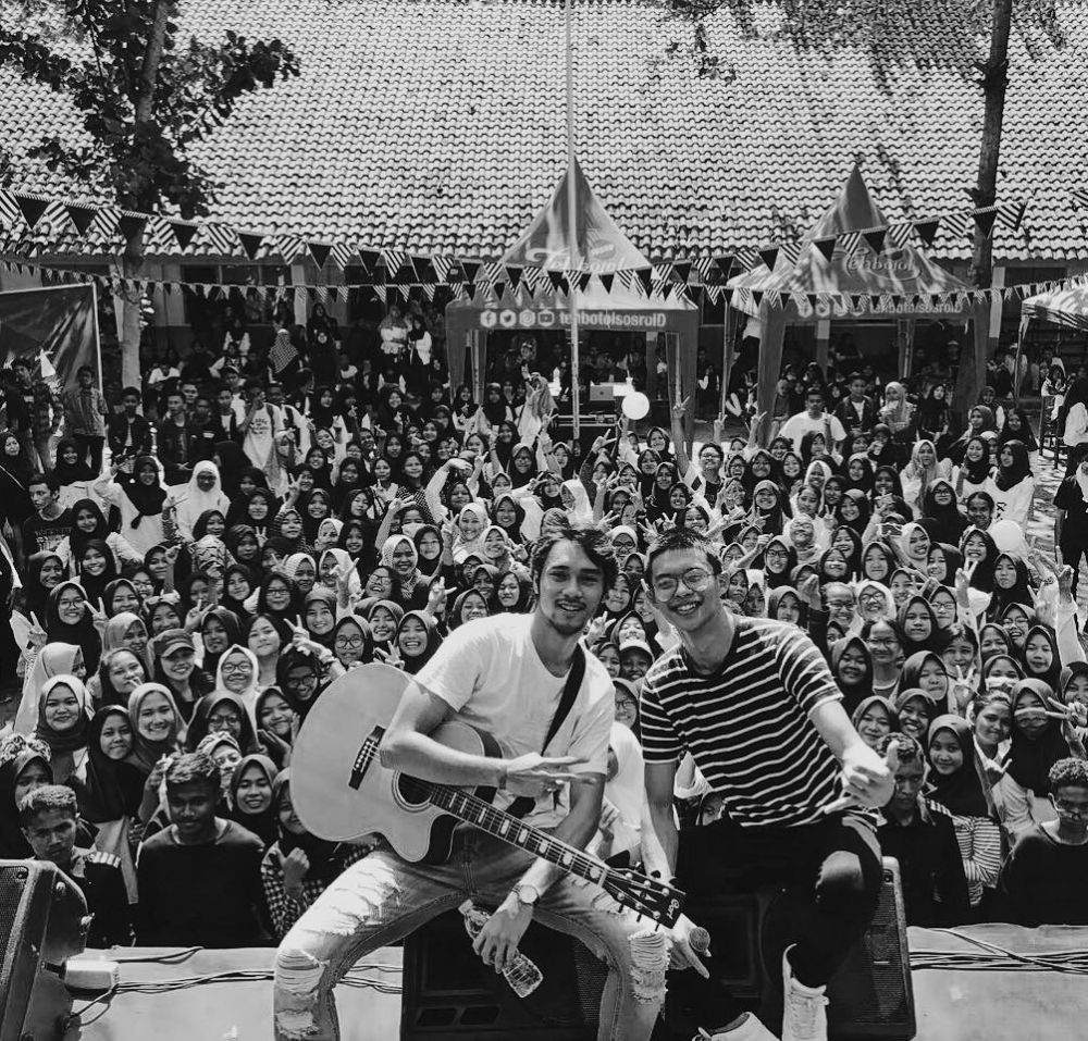 Ganteng sedari dulu, begini 11 potret lawas Achmad Megantara dan Rey Mbayang duo Reygan