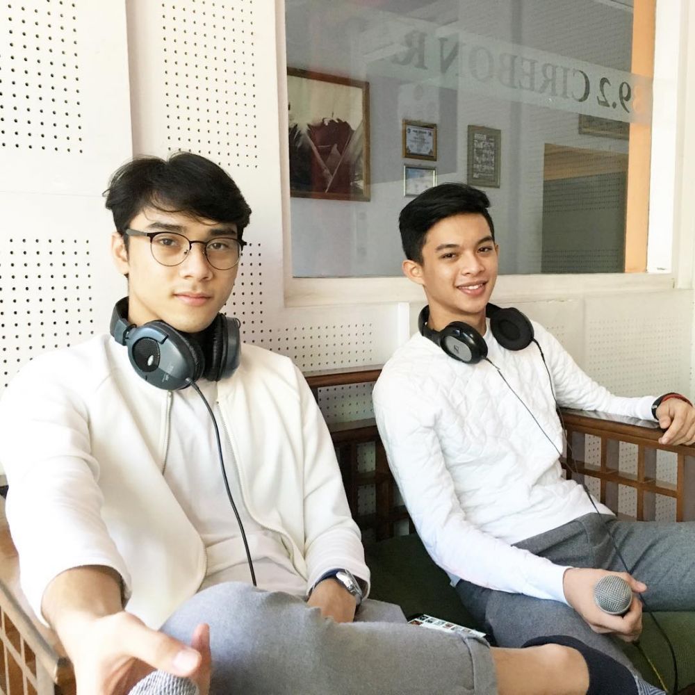 Ganteng sedari dulu, begini 11 potret lawas Achmad Megantara dan Rey Mbayang duo Reygan