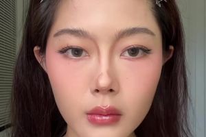 Bukan brush, beauty influencer ini coba trend baru shading hidung agar mancung pakai 1 alat makeup