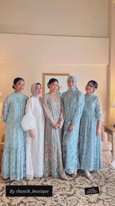 Alya Rohali segera mantu, 9 potret siraman Namira Adjani jelang nikah, mengharukan digendong 2 bapak