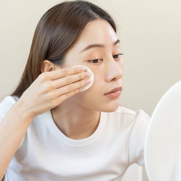 Pakai cleansing oil malah jerawatan? Ternyata ini 6 cara yang aman memakainya agar kulit terjaga