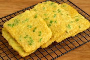 Resep tempe mendoan renyah gurih dan tidak berminyak, lengkap dengan sambal kecapnya