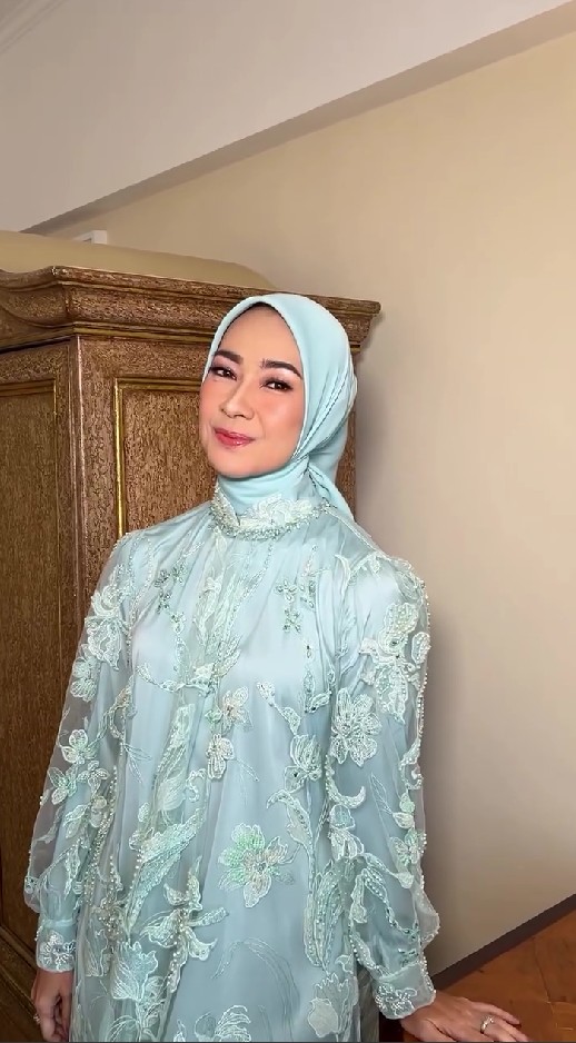 9 Pesona Alya Rohali saat siraman Namira ini menolak tua, anak-ibu selisih 23 tahun bak kakak adik