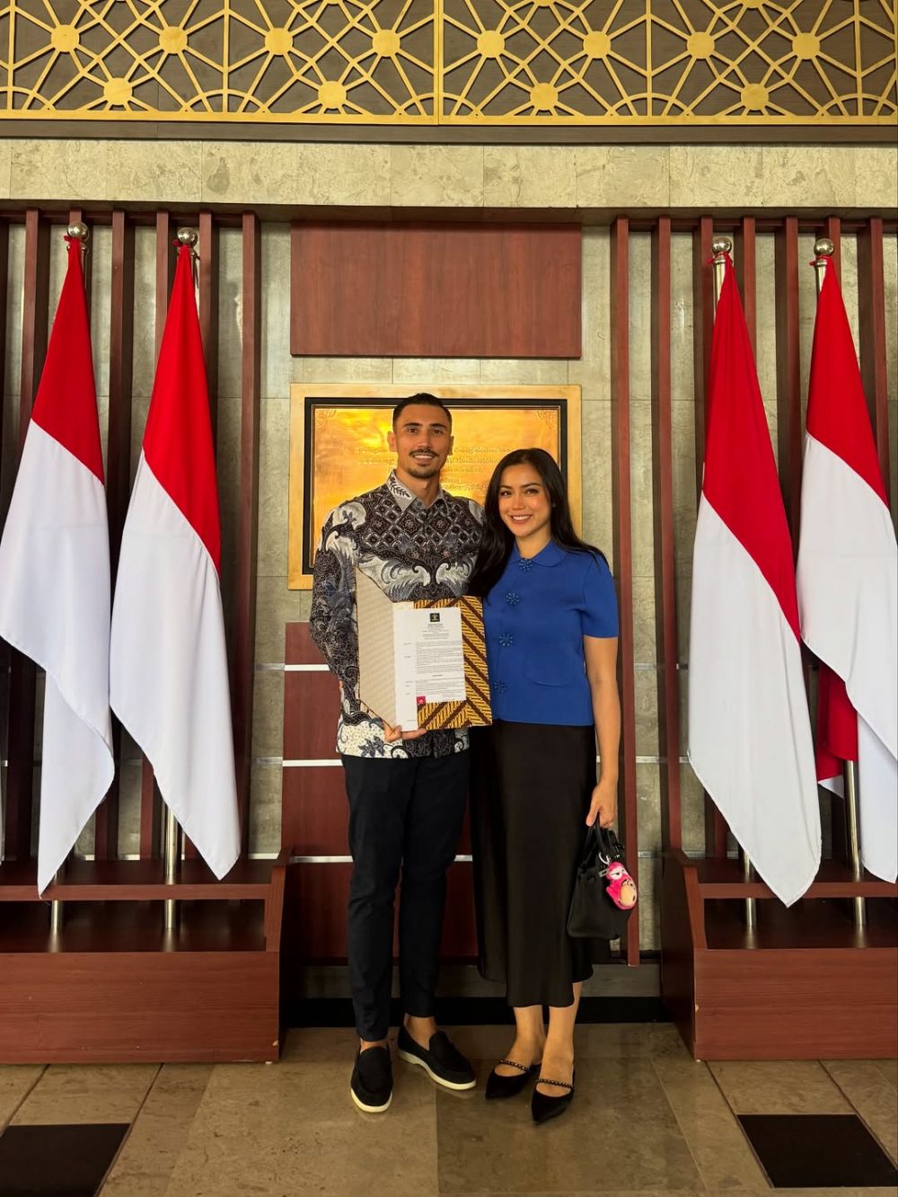 Sering dikira WNI, ternyata 6 seleb ini Warga Negara Asing, Vincent Verhaag baru resmi jadi warlok