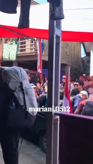 Viral Amanda Manopo naik gunung Merbabu bareng Kenny Austin, 7 potretnya bikin baper fans