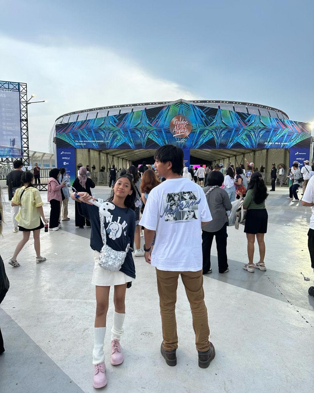 Pernah ditantang nyanyi saat jalan-jalan di mal, rupanya anak vokalis, 9 potretnya bersama sang ayah