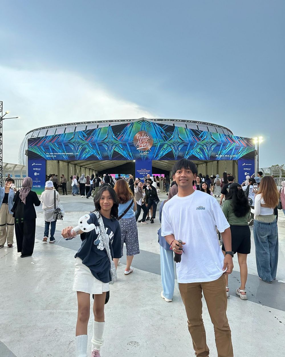 Pernah ditantang nyanyi saat jalan-jalan di mal, rupanya anak vokalis, 9 potretnya bersama sang ayah