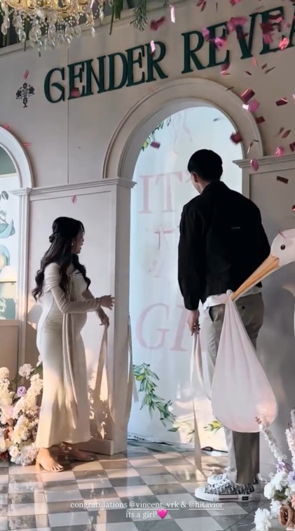 9 Potret meriah gender reveal anak pertama Nita Vior dan Vincent, spill nama calon buah hatinya
