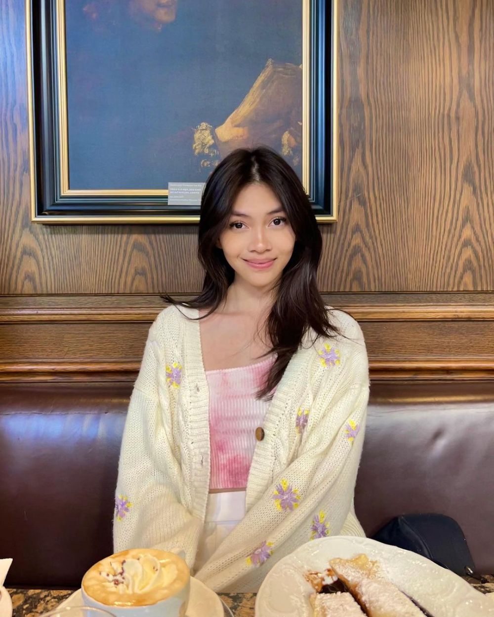 Pilih jadi calon dokter bedah tinimbang artis, 11 foto cantiknya Sasi putri Anjasmara dan Dian Nitami