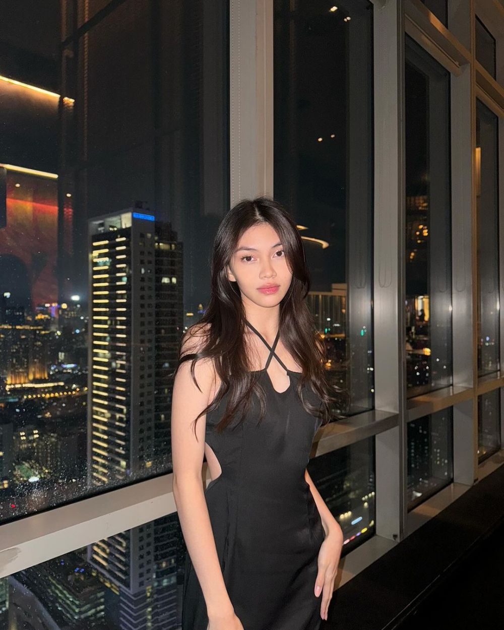 Pilih jadi calon dokter bedah tinimbang artis, 11 foto cantiknya Sasi putri Anjasmara dan Dian Nitami