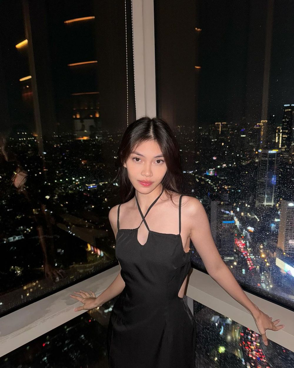 Pilih jadi calon dokter bedah tinimbang artis, 11 foto cantiknya Sasi putri Anjasmara dan Dian Nitami