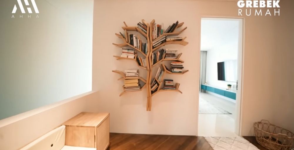 Bocah polos ini gedenya pernah jadi SPG kini punya rumah Rp50 M, intip 9 potret kamar tidurnya