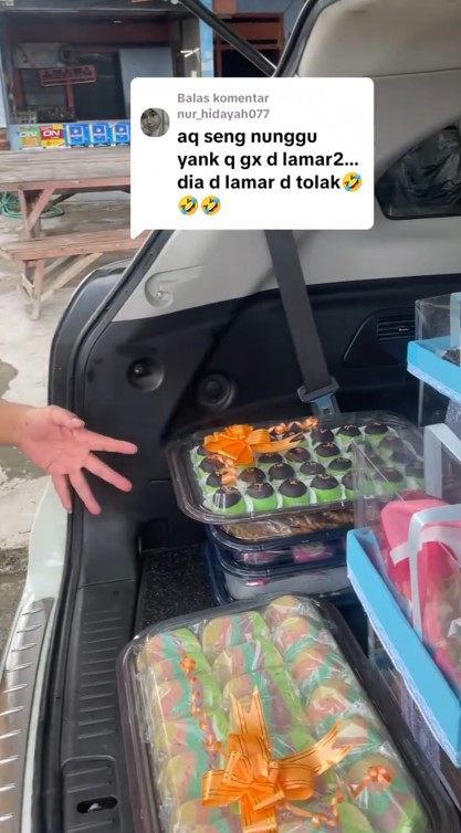 Viral pria lamarannya ditolak kekasih karena tamu kebanyakan, tapi seserahan diterima, ini 7 potretnya