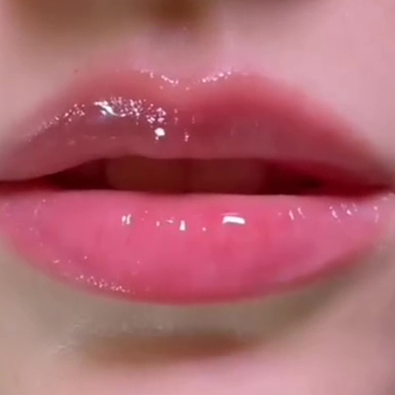 Ingin bibir plumpy dan pink alami? Wanita ini bagikan hacks lip care praktis tanpa bikin dompet kempis