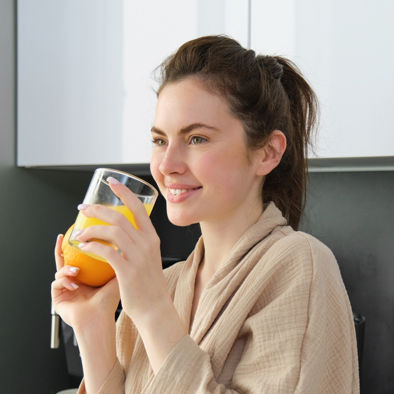 Beauty influencer ini bagikan rahasia kulit kenyal dan bebas kerutan dengan minuman kolagen homemade