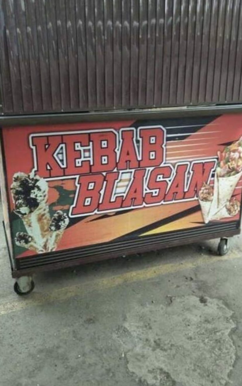 11 Tulisan lucu di gerobak kebab ini nyeleneh abis, auto bikin pembeli berhenti dan jajan