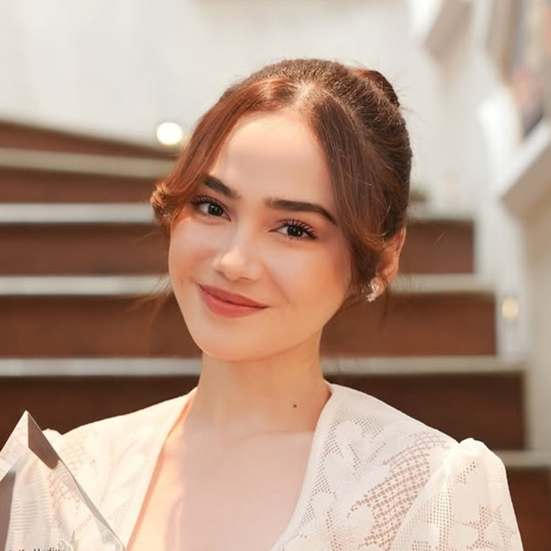 Skill merias Syifa Hadju banjir pujian, 7 transisi makeup 'sulap' wajah polos jadi stunning pol