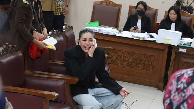 Sidang ricuh, Nikita Mirzani: Ini adalah kasus terkonyol se-Indonesia