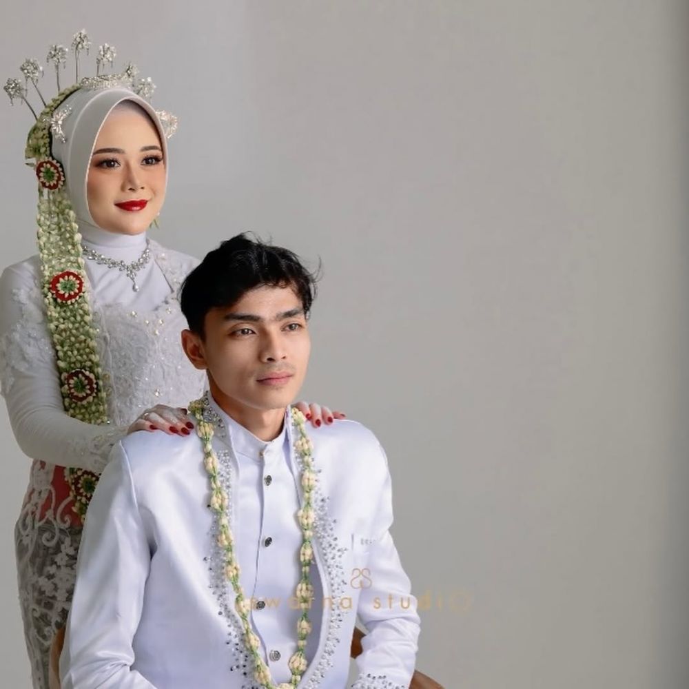 Ingat Yessy gagal nikah gegara mahar sertifikat? Diam-diam menikah setahun lalu, ini 9 potret akadnya