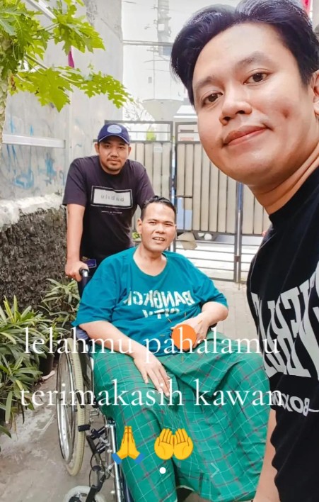 Mirisnya hidup Fahmi BO, live TikTok saat sakit demi bayar tunggakan BPJS Rp6,1 juta, 9 potretnya