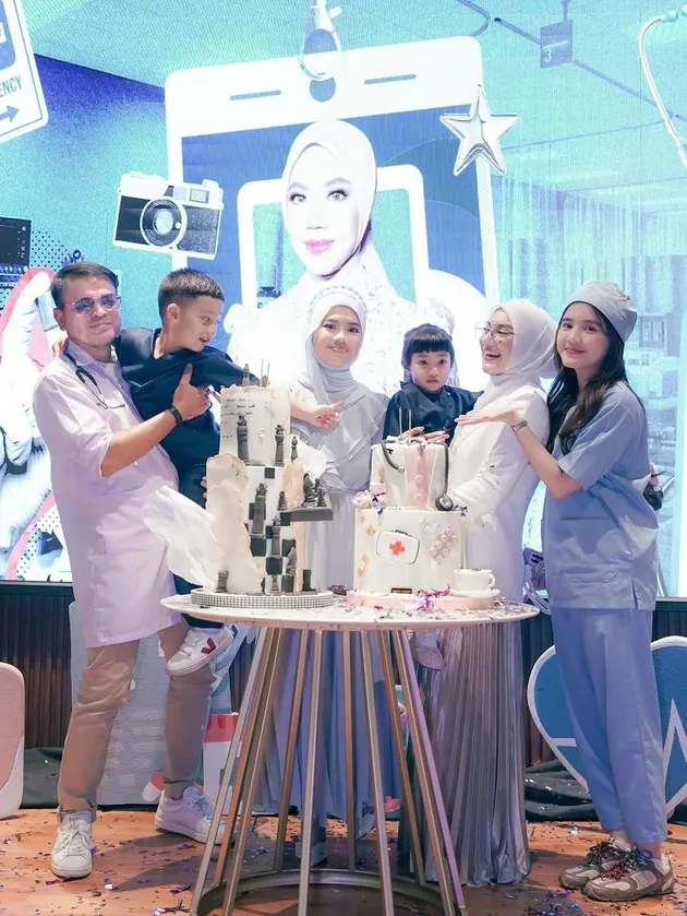 6 Potret manis dua putri Haldy Sabri bareng anak Irish Bella, bak saudara kandung