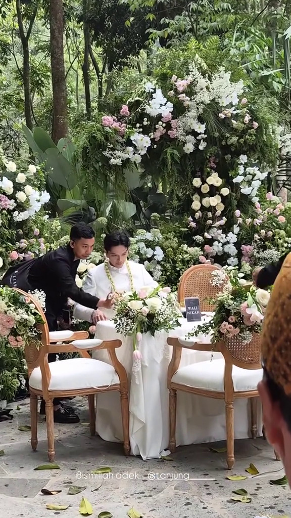9 Momen akad pernikahan Nadin Amizah dan Faishal Tanjung, digelar intimate