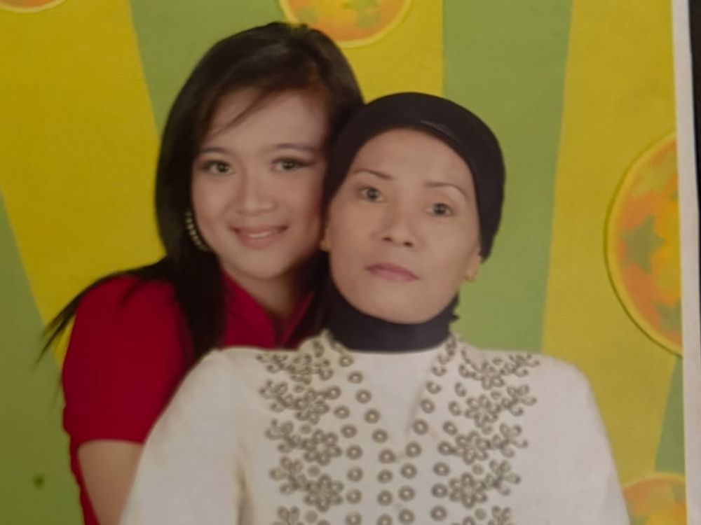 Remaja ini dulunya hidup berpindah-pindah kontrakan kini jadi pedangdut top, intip 9 potret lawasnya