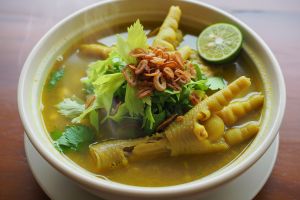 Hangatnya bikin nagih! 3 Resep ceker kuah favorit yang wajib dicoba saat musim hujan