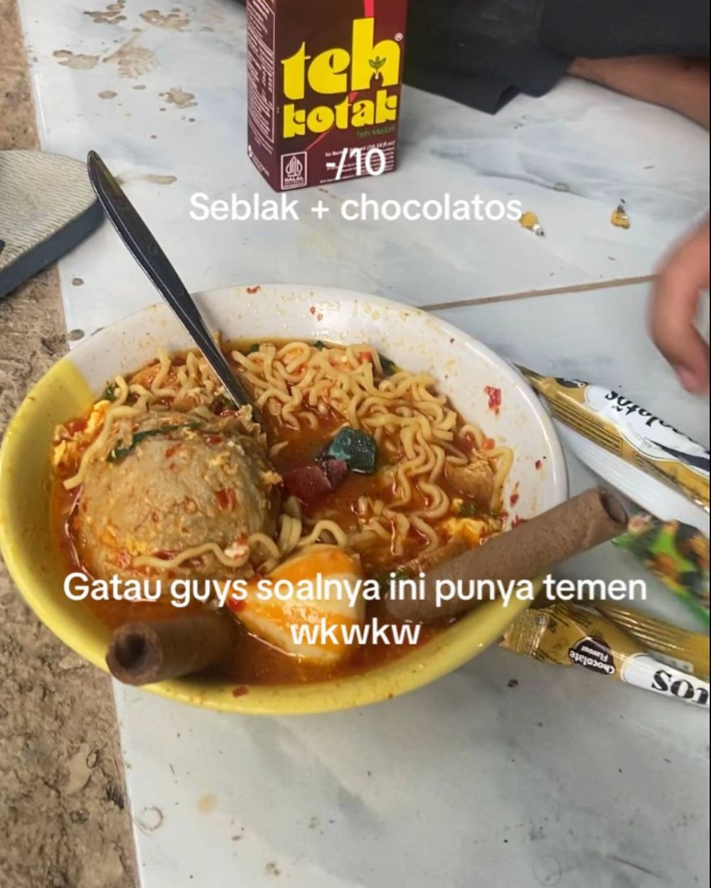 Picky eater? No! Wanita ini beri rating 9 potret makanan yang 'dianiaya', foto terakhir nggak ekspek