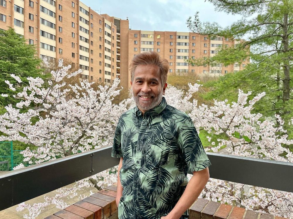 Pria ini dikenal pembawa berita top era 90-an, kini berkarier di Amerika, ini 9 potret terbarunya