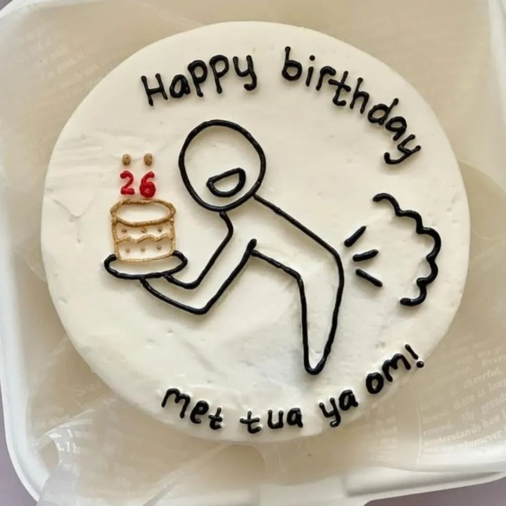 Karena 'happy birthday' terlalu mainstream, 9 potret lucu ucapan ultah di kue ini bikin senyum jahil