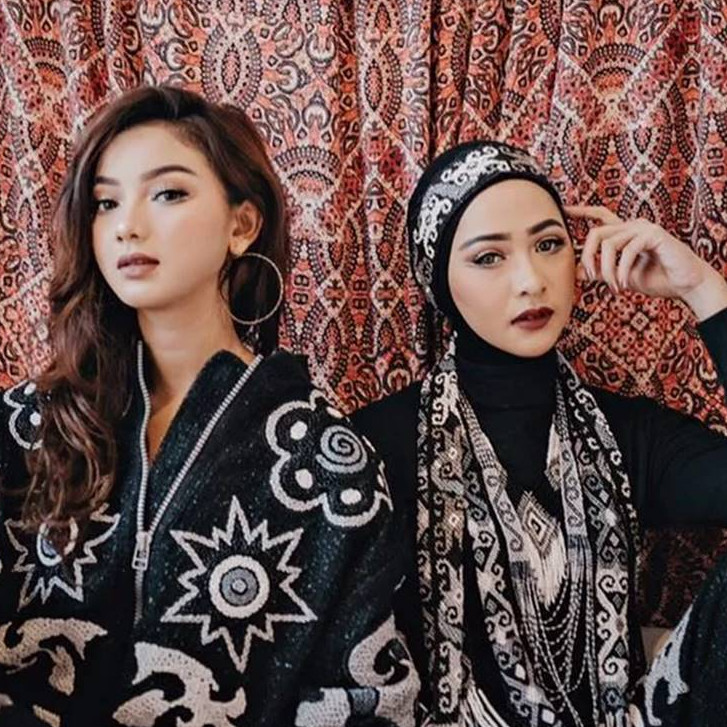 Berstatus tante dan keponakan, intip 9 beda gaya Poppy Bunga dan Glenca Chysara dalam berbagai momen