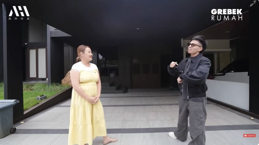 Pindah demi menampung lebih banyak karyawan produksi donat, ini 9 potret rumah kontrakan Pinkan Mambo