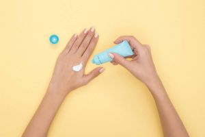 Telapak tangan kasar bikin nggak nyaman? Begini cara gampang menghaluskannya cuma pakai 1 bahan dapur