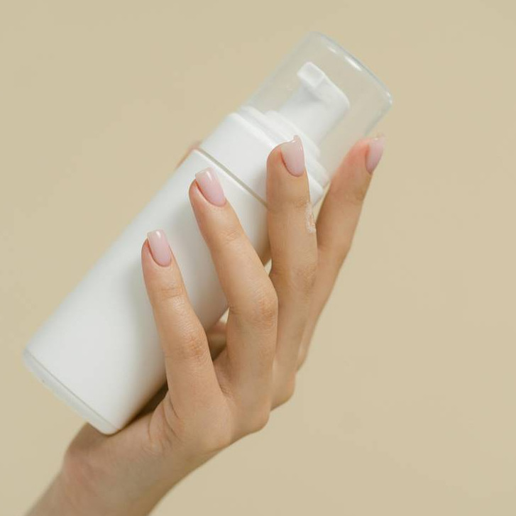 Botol pump skincare kamu macet? Coba atasi dengan trik ini agar bisa dipakai lagi, praktis dan cepat