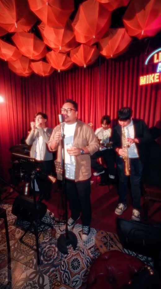 Totalitas siapkan pesta selama 2 bulan, ini 9 potret Prilly Latuconsina beri kejutan ultah Omara